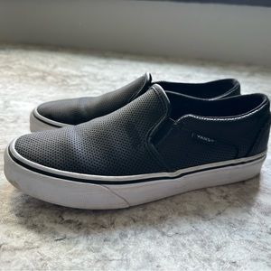 Woman’s leather Vans, size 6 in GUC